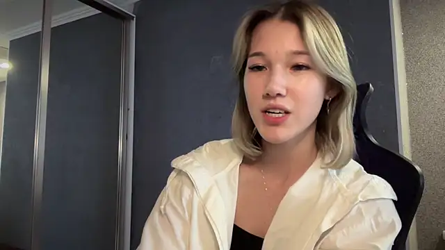 lilXdomiii online show from April 7, 10:39 am