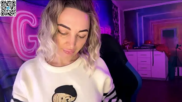 Vellora  online show from March 23, 5:30 pm