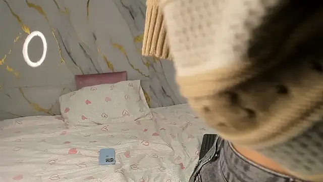 Amanda Rossi online show from April 1, 3:53 pm