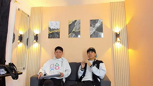 DesiresOfOlympus  online show from April 13, 8:09 pm