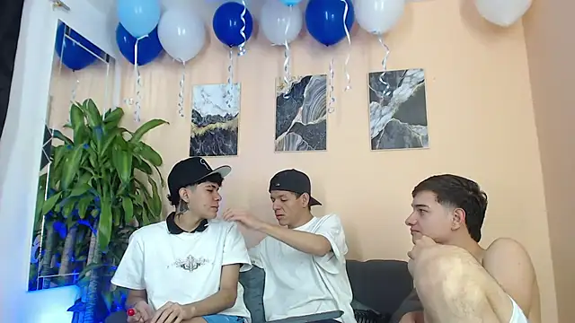 DesiresOfOlympus  online show from March 19, 9:19 pm