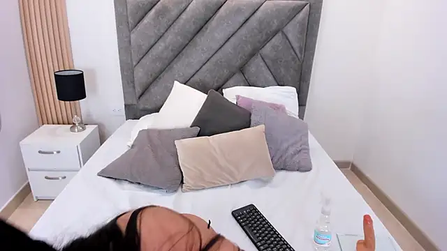 ViolettaRousee  online show from March 29, 10:42 pm