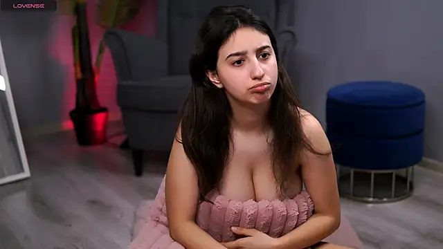 JullyFox online show from February 4, 2:09 pm