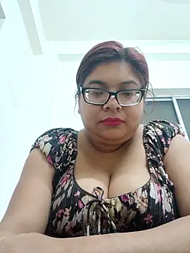 Elie Hallway online show from February 22, 6:53 pm