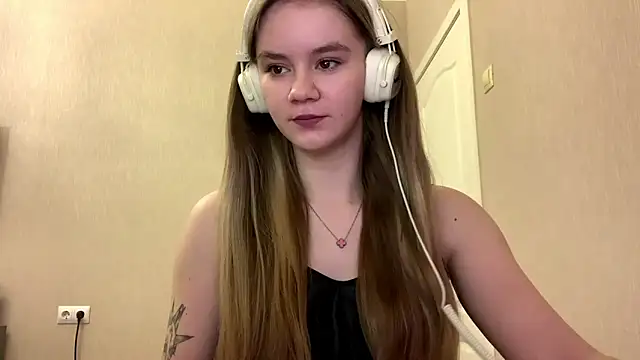 AgnesShy  online show from February 23, 7:41 am