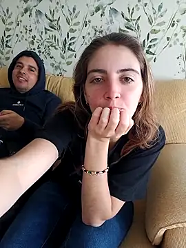 laparejaideal08 online show from April 11, 3:48 pm