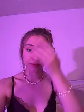 romyxxs online show from May 16, 7:57 pm