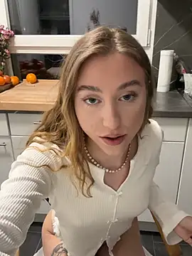 romyxxs online show from March 9, 7:06 pm