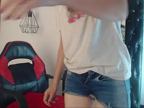 laurasofia45 online show from February 13, 3:30 am