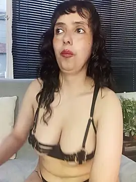 Eva Err online show from April 3, 10:30 pm