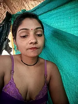 Hotty raghni online show from February 7, 8:29 am