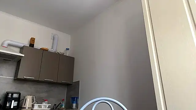 EmilyHein online show from February 28, 6:13 am