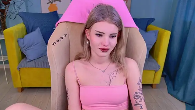 ScarletBlackwood online show from March 21, 8:30 am