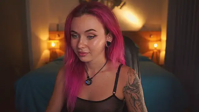 Sarah Pink online show from June 25, 1:57 pm