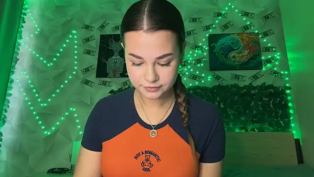 Karina vibe online show from April 1, 11:11 am