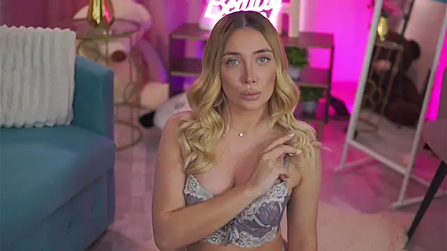 NadyaBlue online show from February 17, 8:02 am