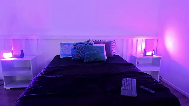 Flakiss 18 online show from February 28, 11:20 am