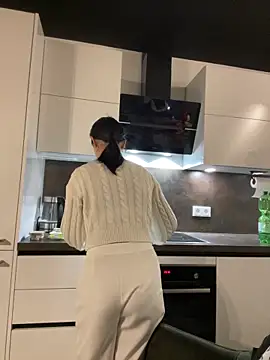 Just-Lilly online show from April 5, 3:16 am