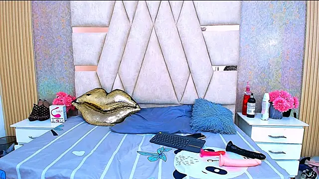 LunaMonroe1 online show from March 2, 8:48 pm