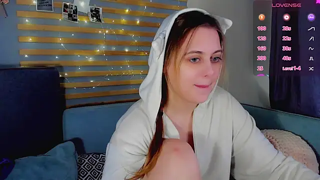 Alice Wanderr online show from March 2, 5:08 am