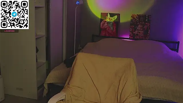 Alisia here online show from March 4, 6:58 pm