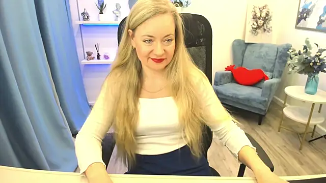 CharlotteKerti online show from April 14, 12:16 pm