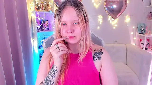 AnnieVibe online show from February 11, 5:47 pm