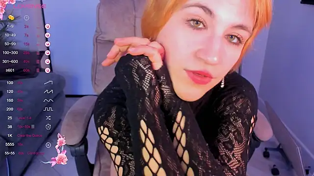 AutumnWhisper online show from April 10, 4:24 pm