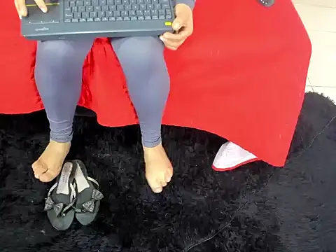 Atenis thompson online show from April 9, 5:29 pm