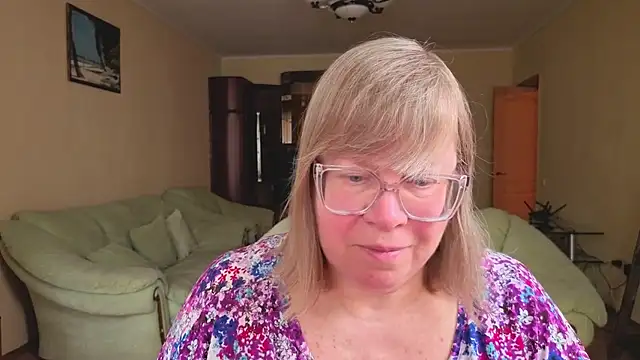 Emma Eclipsee online show from February 9, 7:32 am