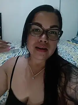 LuanaLeon online show from March 3, 3:01 am