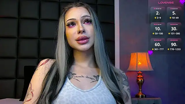 ValerieIce online show from April 4, 2:05 pm