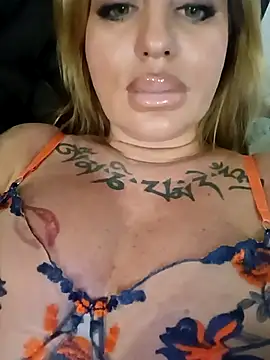 MiaMooly online show from December 21, 5:50 pm