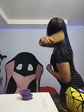 missfungi8 online show from April 14, 8:03 am