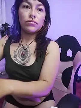 missfungi8 online show from April 7, 8:05 am