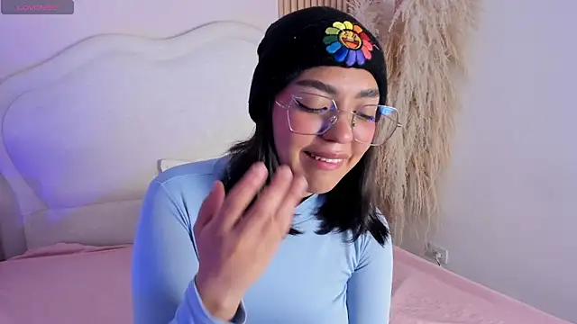 rebeca taylor online show from March 6, 3:45 am