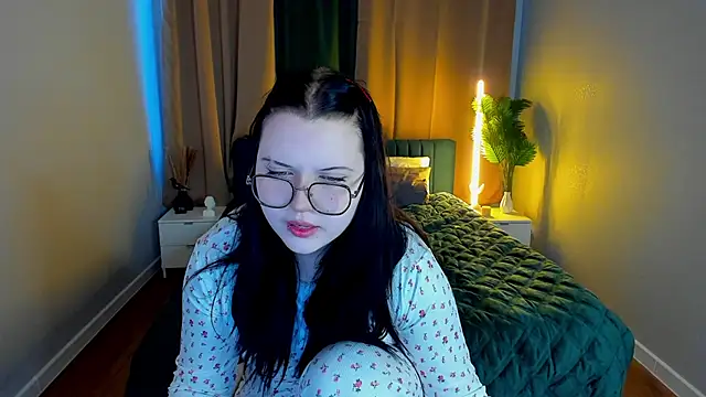 Kira G0ld online show from March 6, 1:23 am