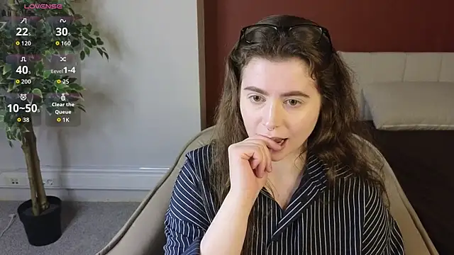 LovingWhisperr online show from April 6, 1:27 am