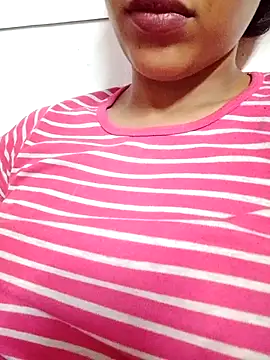 komalsharma99 online show from June 13, 8:06 pm