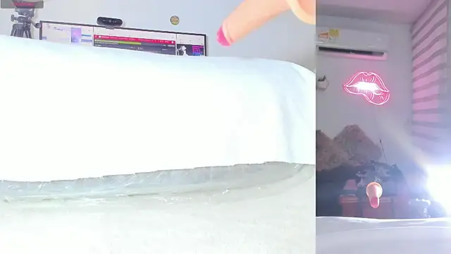 lana  kane   online show from April 18, 9:23 am