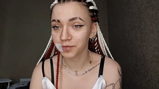 ShayneMilush online show from April 1, 3:31 pm