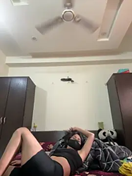 raavigirl online show from March 20, 2:49 am