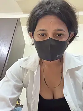 raavigirl online show from February 22, 9:43 am