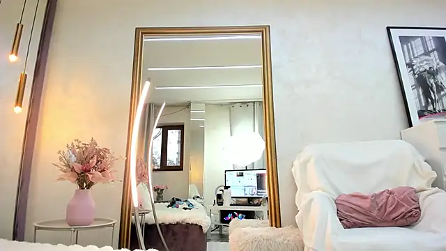 ElinaMoon  online show from February 15, 7:33 am