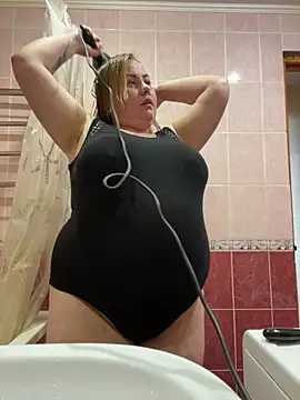 Mommy-girl-Lola online show from March 2, 10:00 am