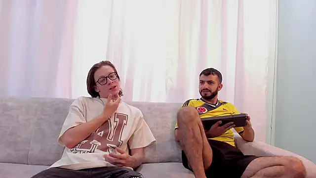 close friends online show from May 8, 1:47 pm