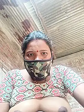 Kirti sacsena online show from February 13, 4:47 am