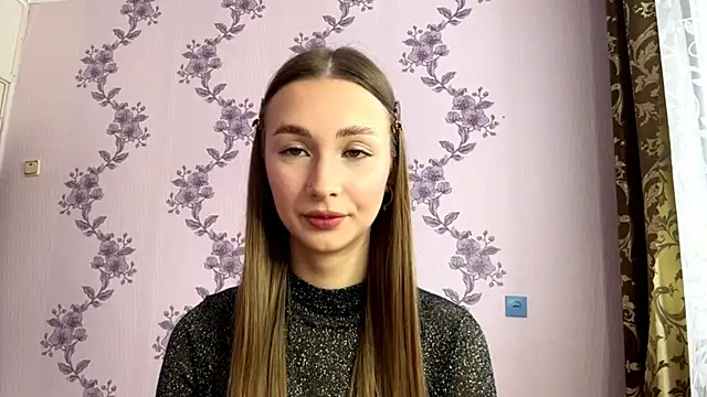 LacieHelaire online show from March 3, 7:25 am