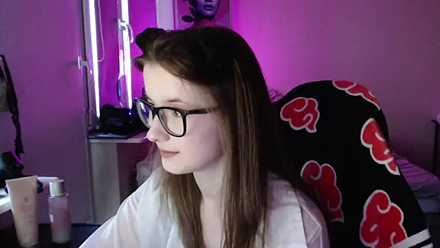 LunaXcherry online show from June 10, 5:44 pm