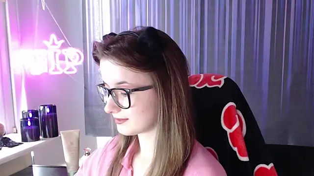 LunaXcherry online show from June 21, 11:14 am